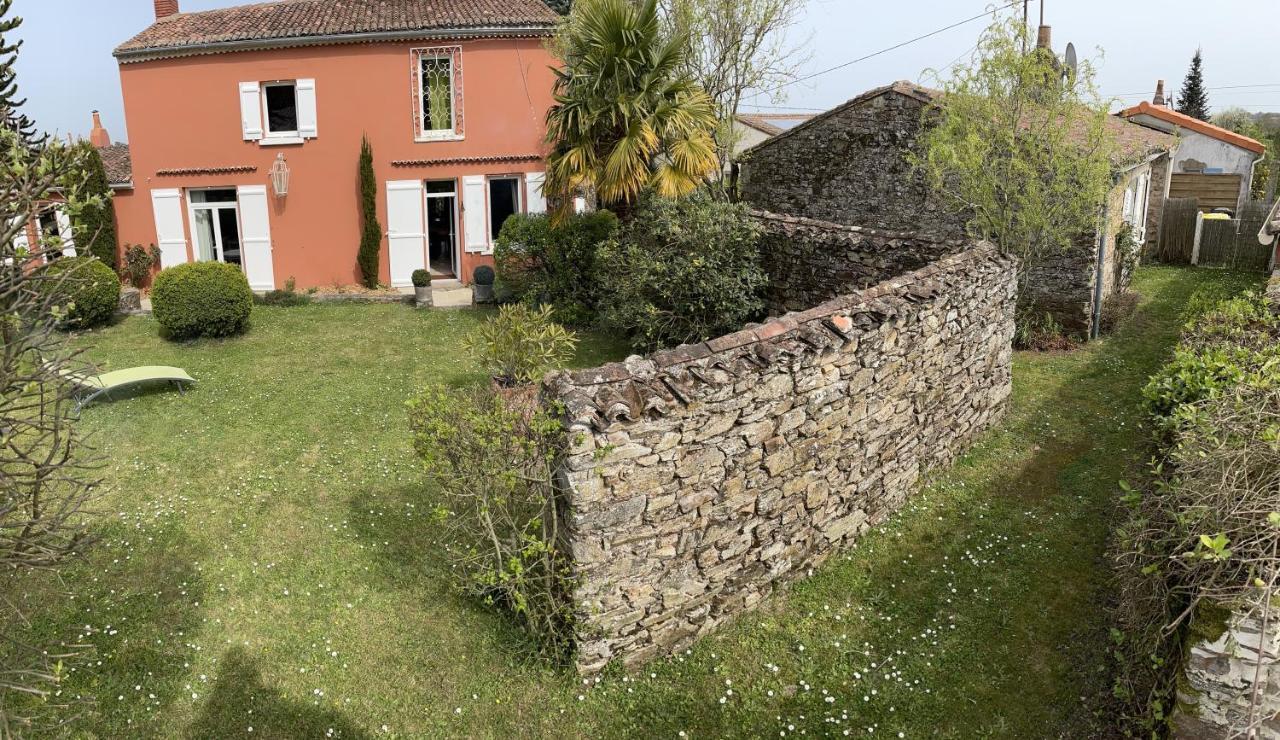 Bed and Breakfast La Charaudiere Oree-d'Anjou Exterior foto